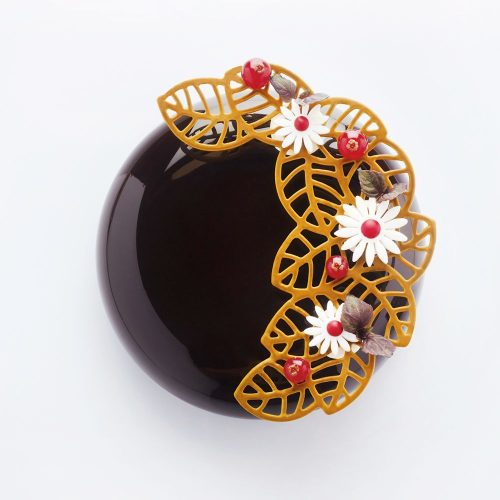 Pavoni Crescent Shaped Leaves Mould Makes 3