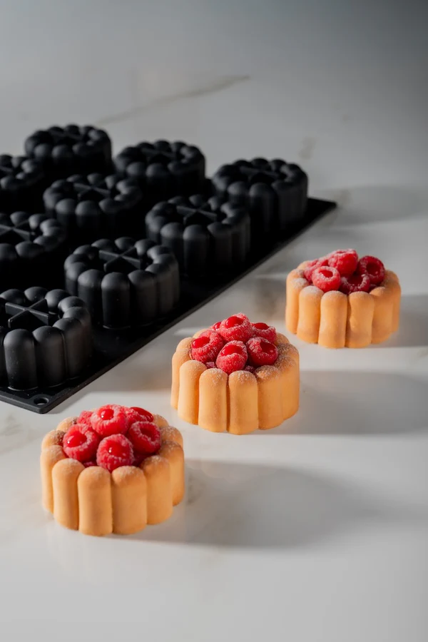 Pavoni Charme Mould Makes 12